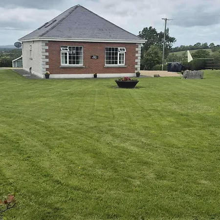 Nora's Mullagh - Sleeps 5 *