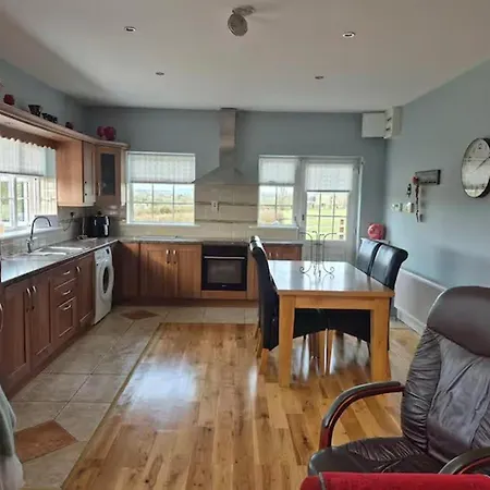 Nora's Mullagh - Sleeps 5 * Kells (Meath)