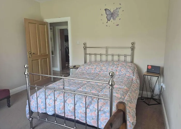 Nora's Mullagh - Sleeps 5 *