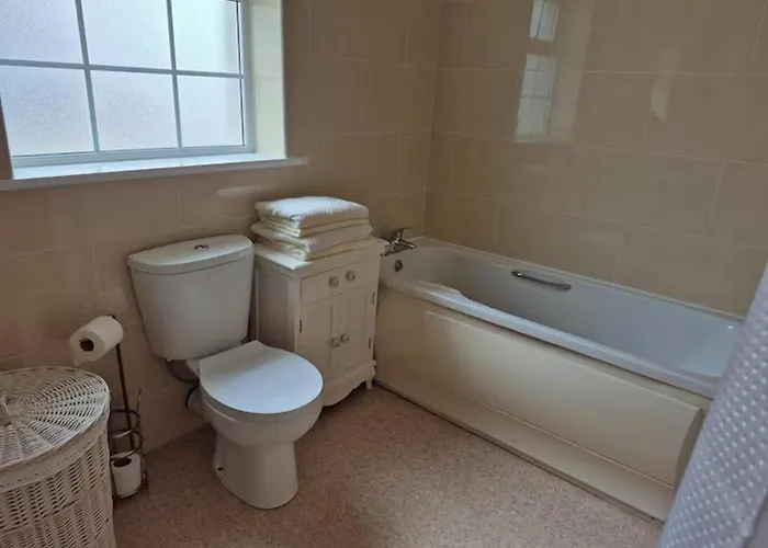 Nora's Mullagh - Sleeps 5 *