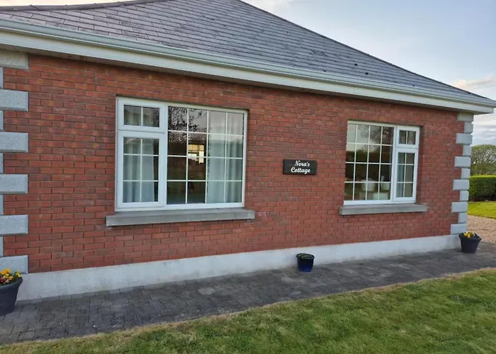 Nora's Mullagh - Sleeps 5 * Келс